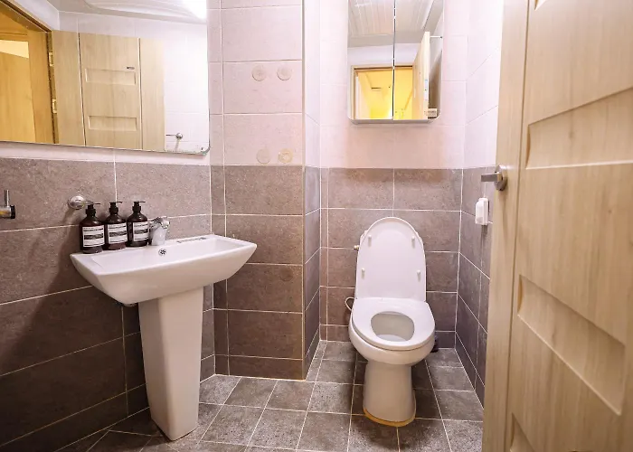 Shindang Cozy Stay, 5min Walk To Sangwangsimni Station, Fully Equipped 2-room, Near Sindang & Dongdaemun *